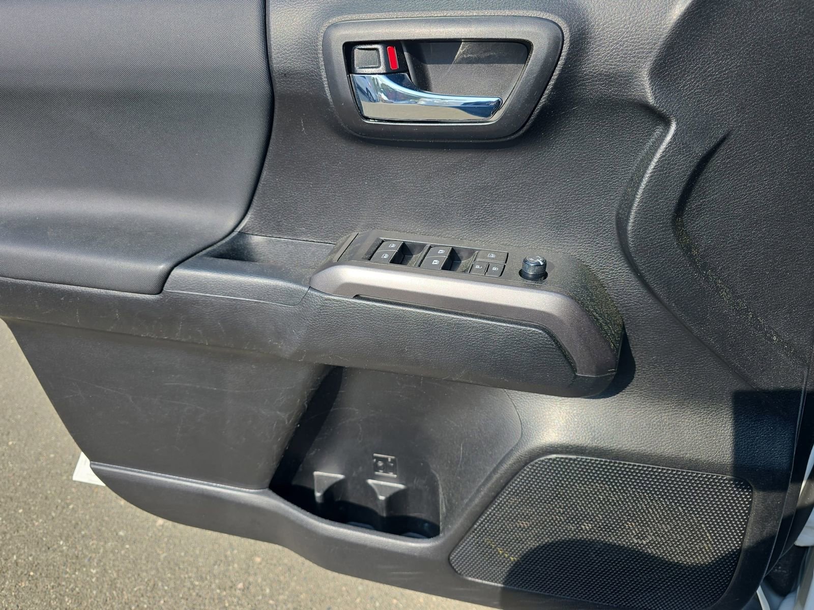 Used 2021 Toyota Tacoma TRD Sport w/ Technology Package image 31