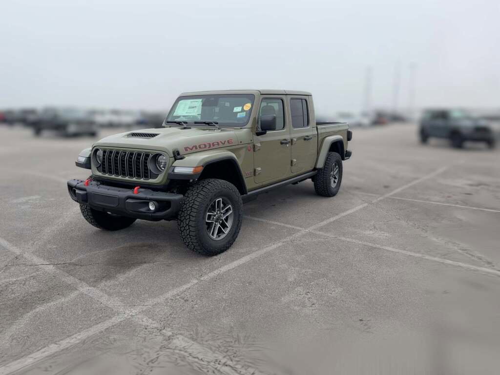 New 2026 Jeep Gladiator Mojave image 4