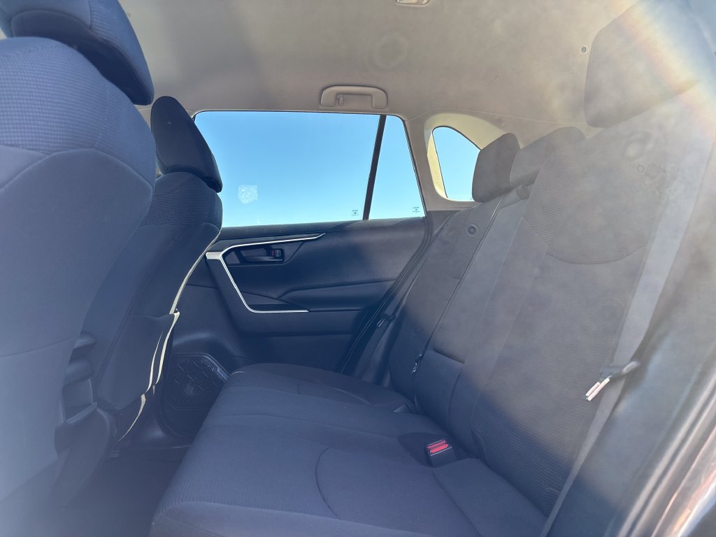 Used 2019 Toyota RAV4 LE w/ Carpet Mat Package AWD/4WD image 21