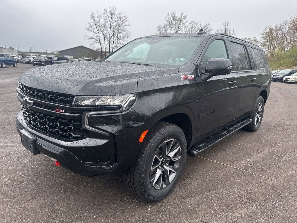 Used 2024 Chevrolet Suburban Z71 w/ Luxury Package AWD/4WD image 5