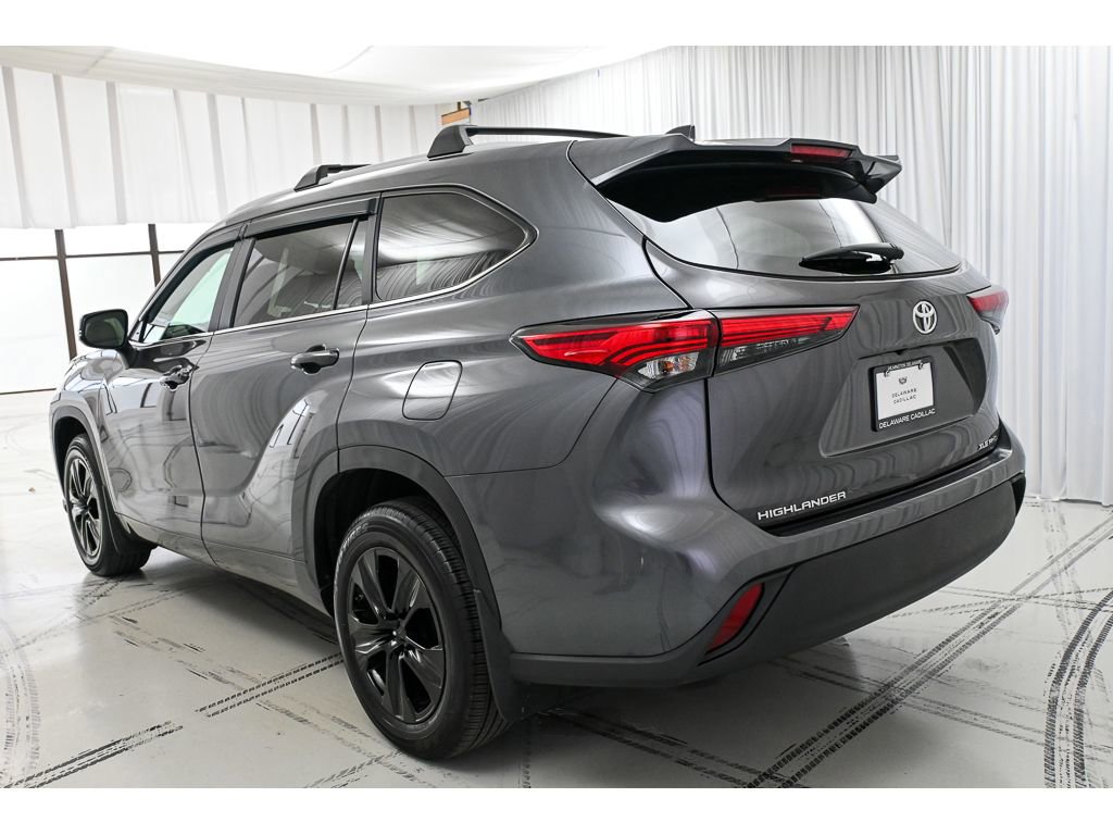 Used 2023 Toyota Highlander XLE image 5