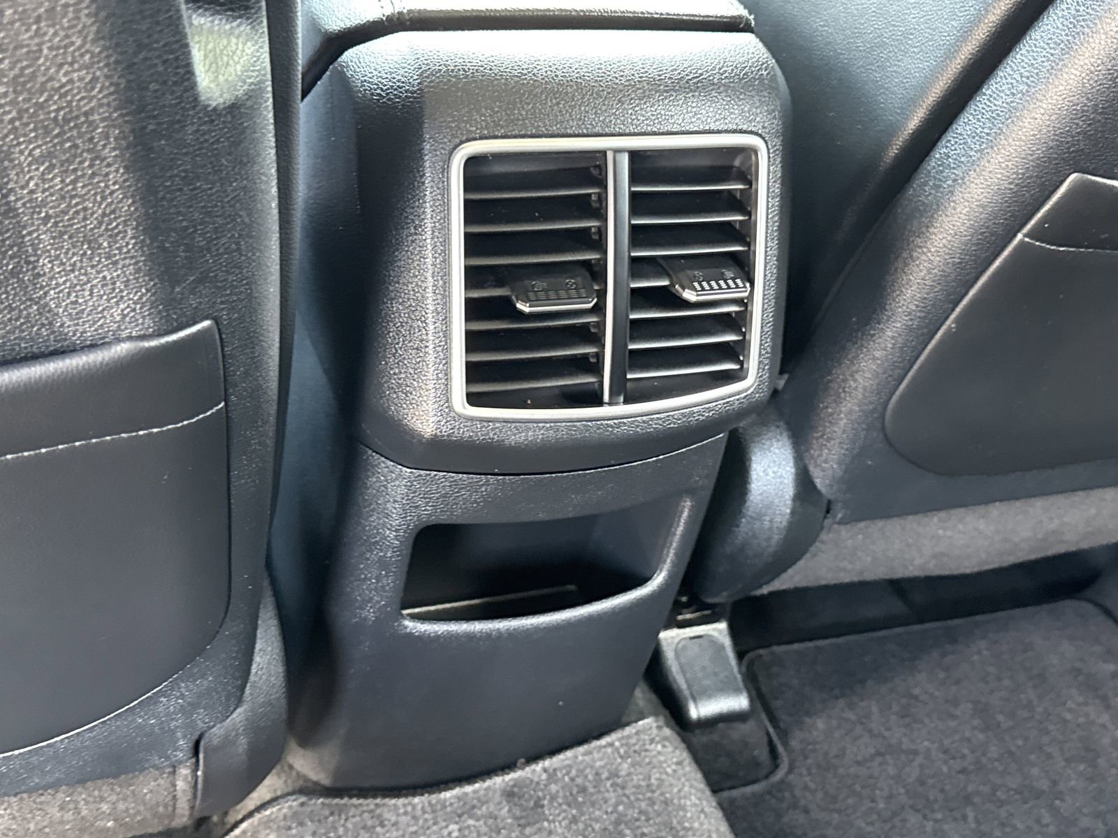 Used 2023 Kia Sportage SX image 11