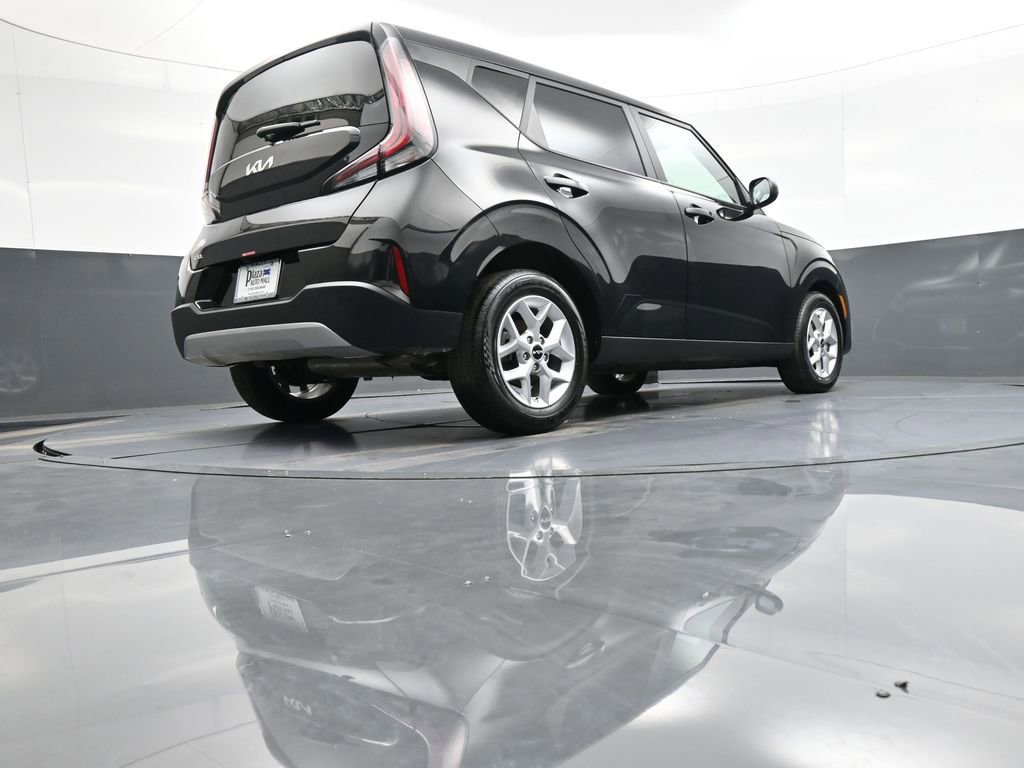 Certified 2025 Kia Soul LX w/ LX Technology Package image 29