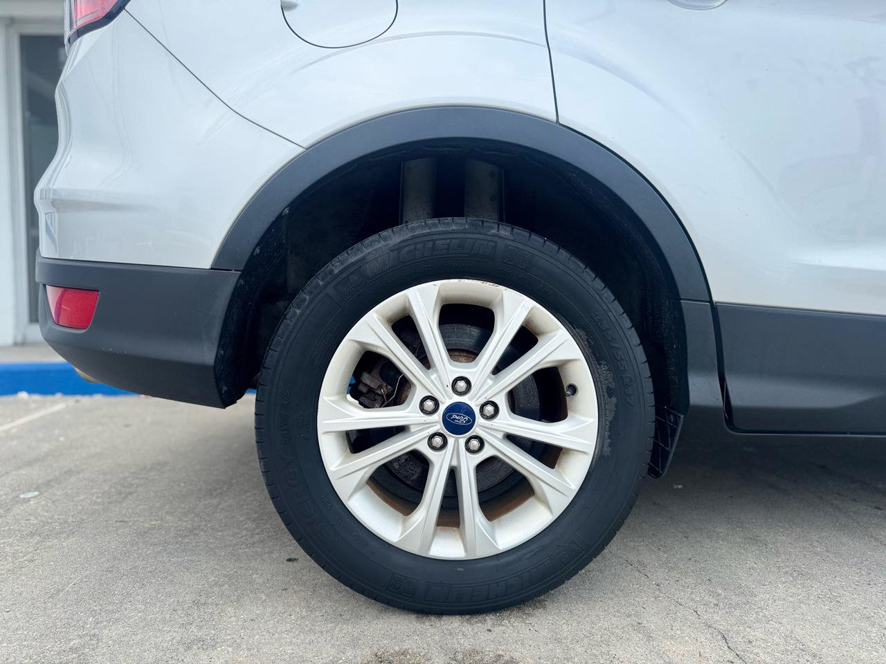 Used 2017 Ford Escape SE w/ Equipment Group 201A FWD image 20