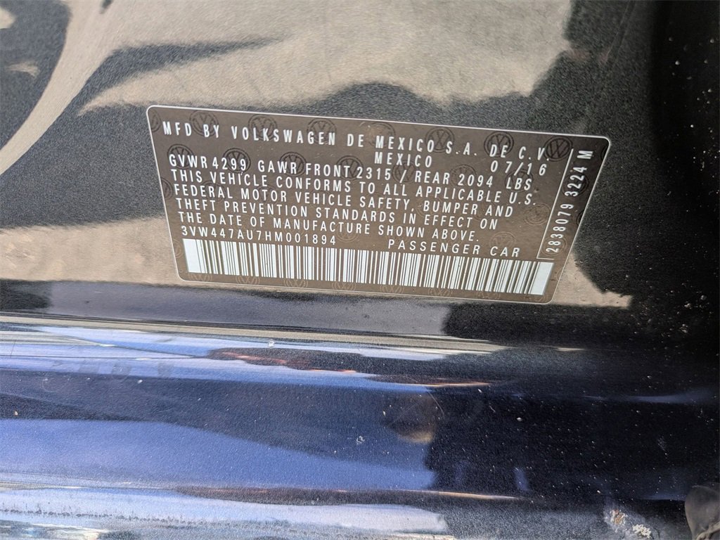 Used 2017 Volkswagen GTI SE image 39