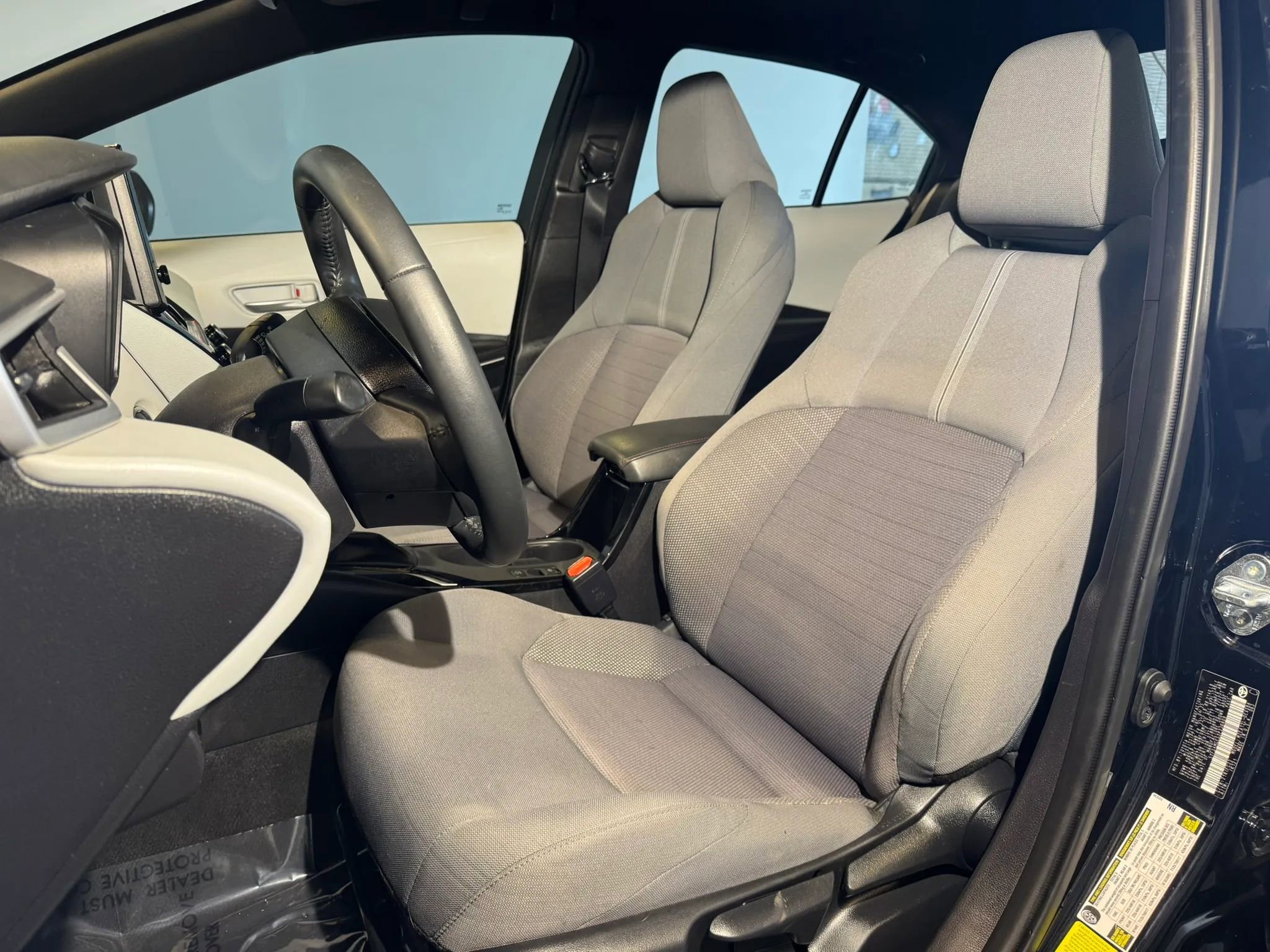 Used 2025 Toyota Corolla SE image 9