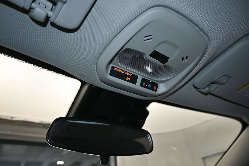 Used 2025 Chevrolet Trax ACTIV FWD image 23