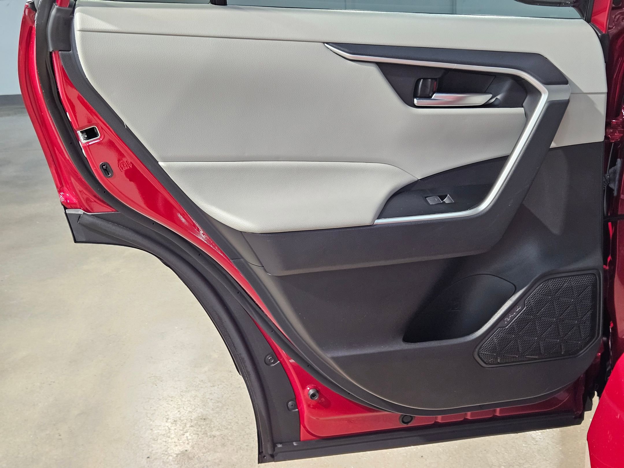 Certified 2025 Toyota RAV4 XLE Premium FWD image 34