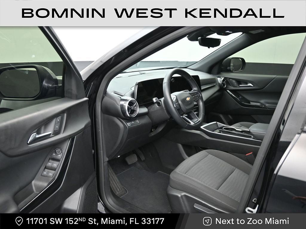 Used 2025 Chevrolet Equinox LT w/ Safety and Technology Package image 10