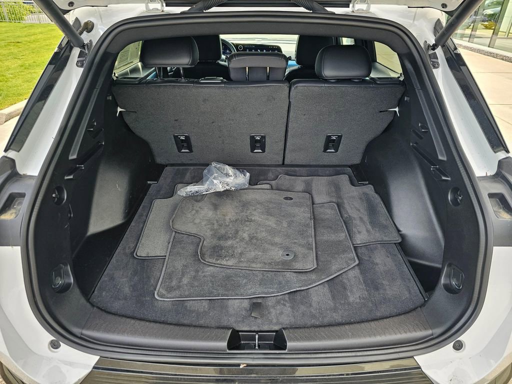Used 2025 Chevrolet Equinox EV LT w/ Convenience Package FWD image 13