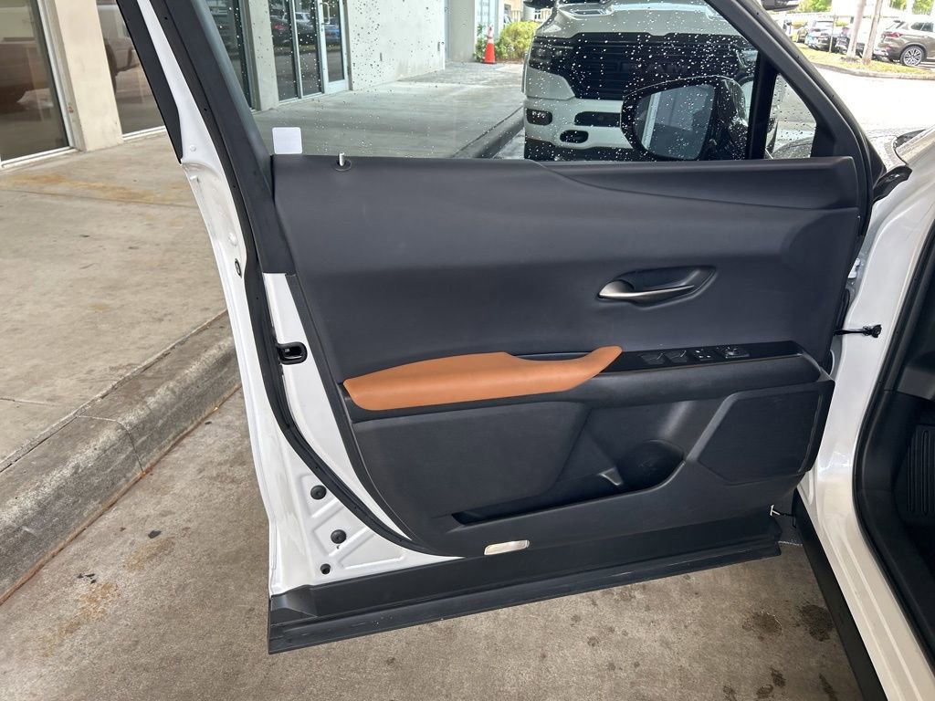 Used 2020 Lexus UX 200 w/ Premium Package image 35