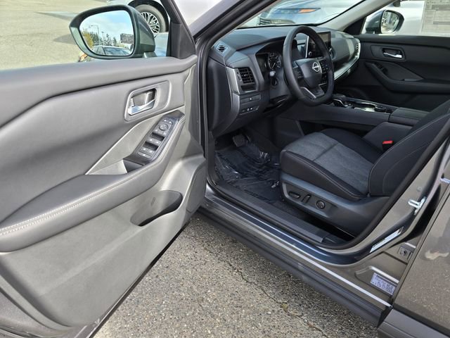 New 2026 Nissan Rogue SV AWD/4WD image 18