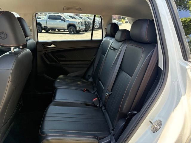 Used 2024 Volkswagen Tiguan SE AWD/4WD image 11