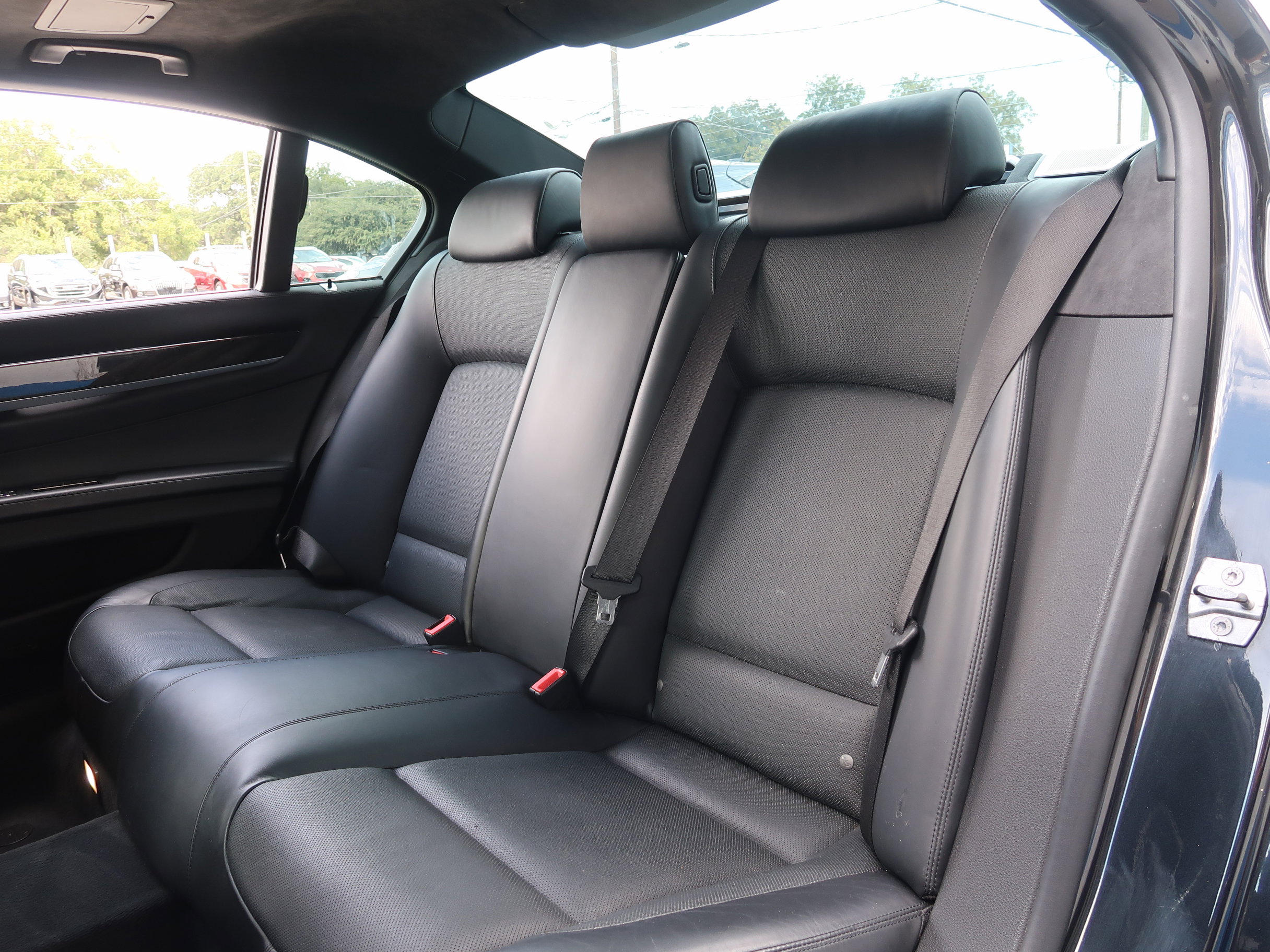 Used 2015 BMW 750Li image 43