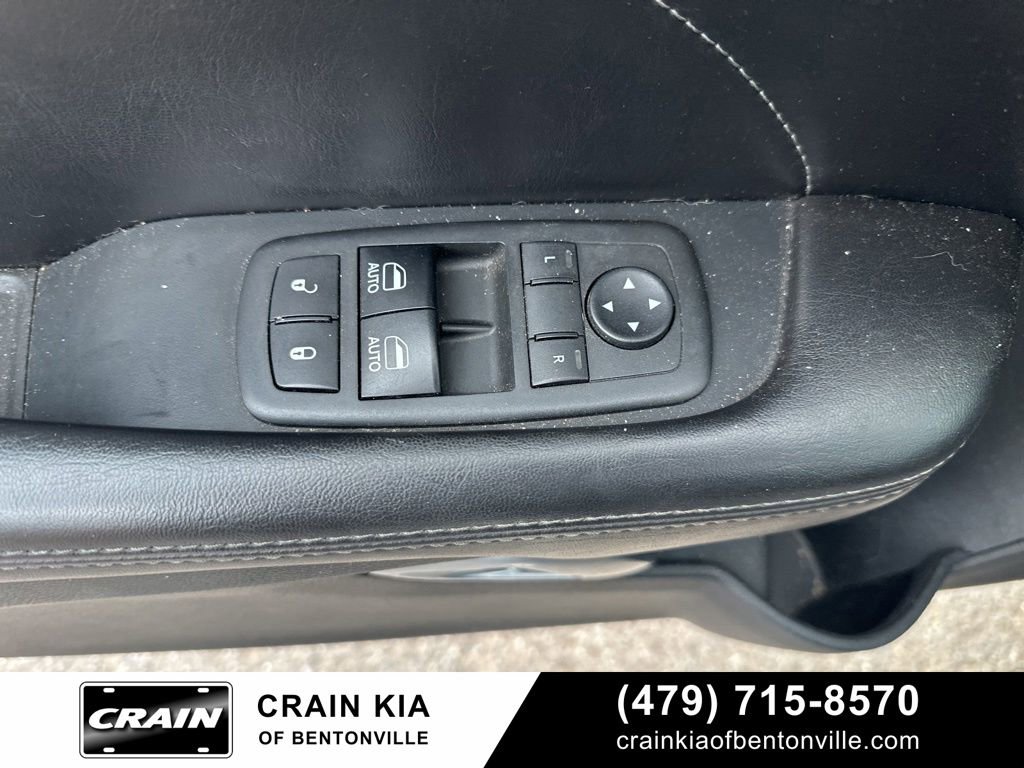 Used 2018 Dodge Challenger R/T Scat Pack w/ Leather Interior Group RWD image 13