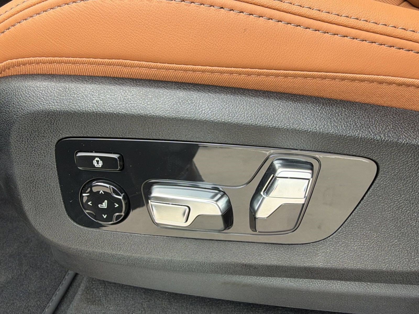 New 2027 BMW X7 xDrive40i w/ Executive Package AWD/4WD image 14