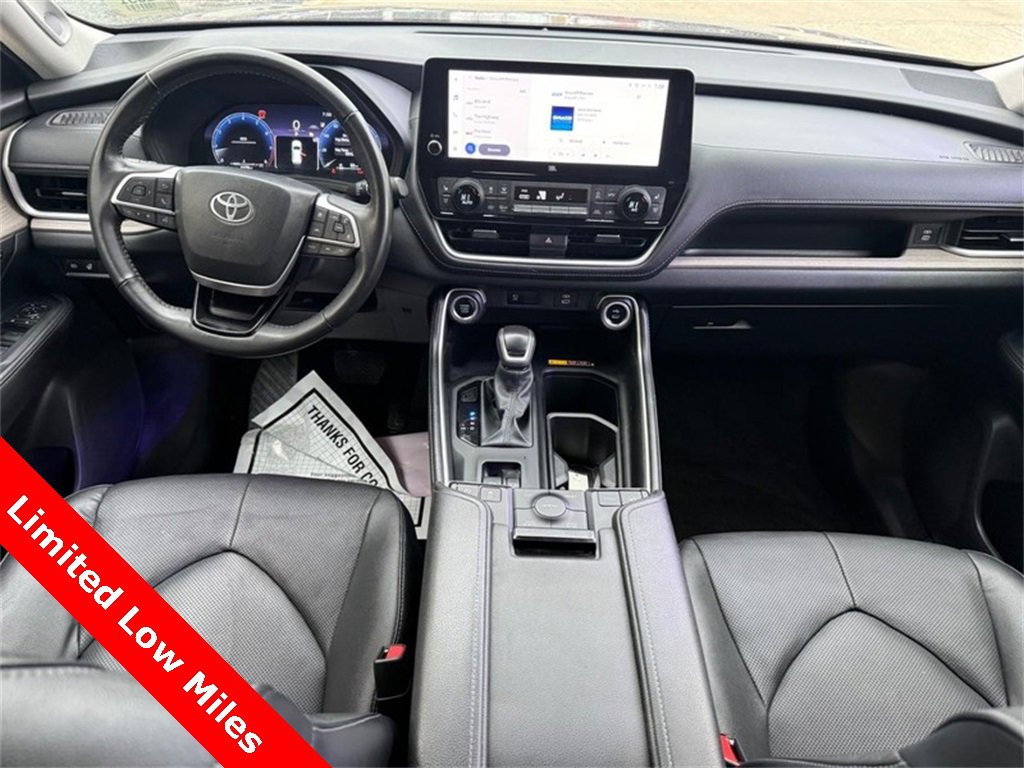 Used 2024 Toyota Grand Highlander Limited image 14