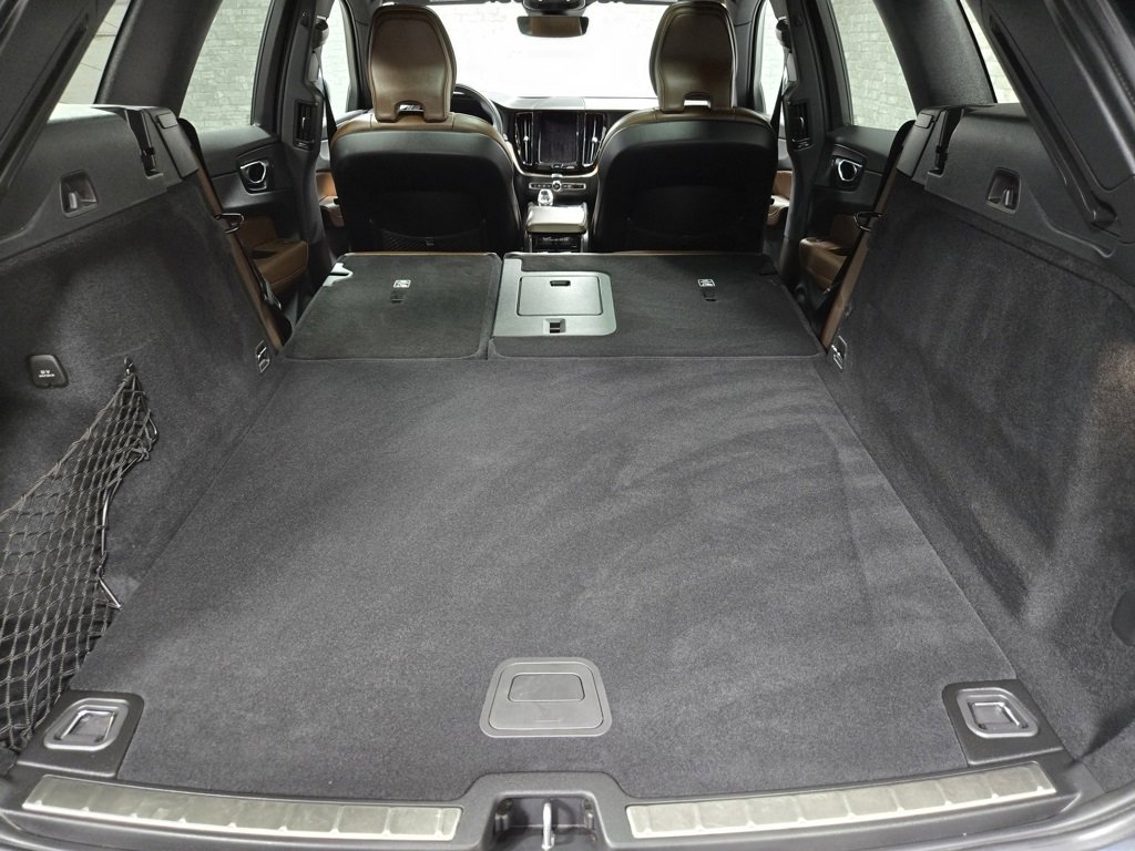 Used 2022 Volvo XC60 B5 Inscription w/ Advanced Package image 44