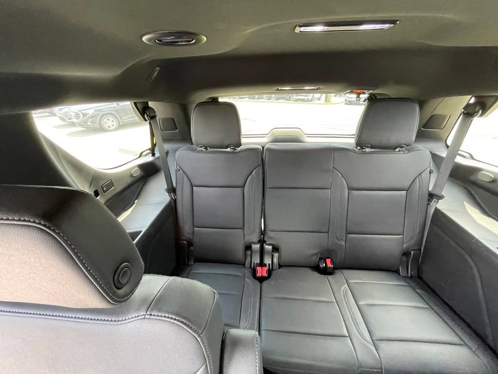 Used 2024 Chevrolet Tahoe Z71 w/ Luxury Package AWD/4WD image 39