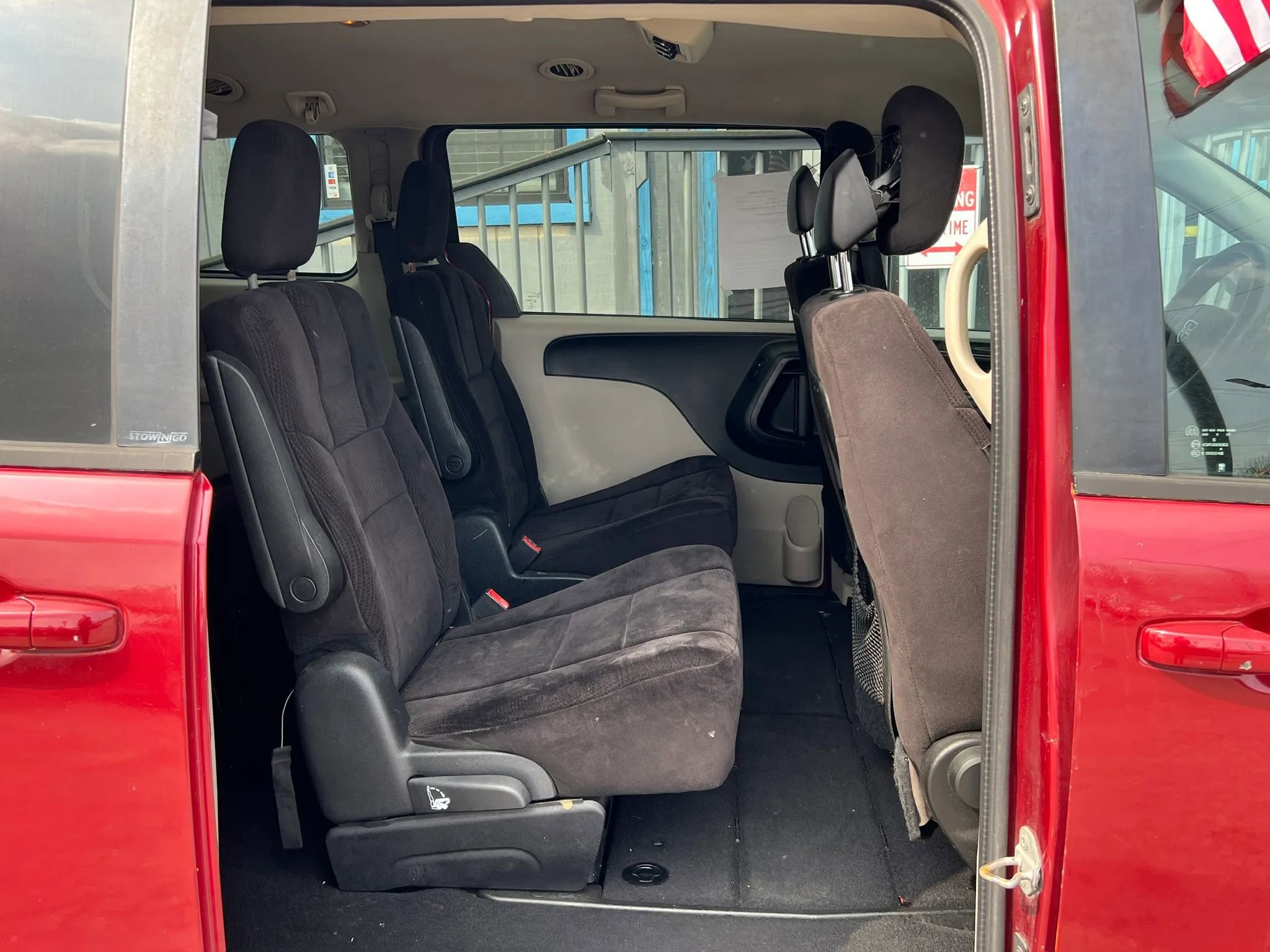 Used 2014 Dodge Grand Caravan SXT image 16