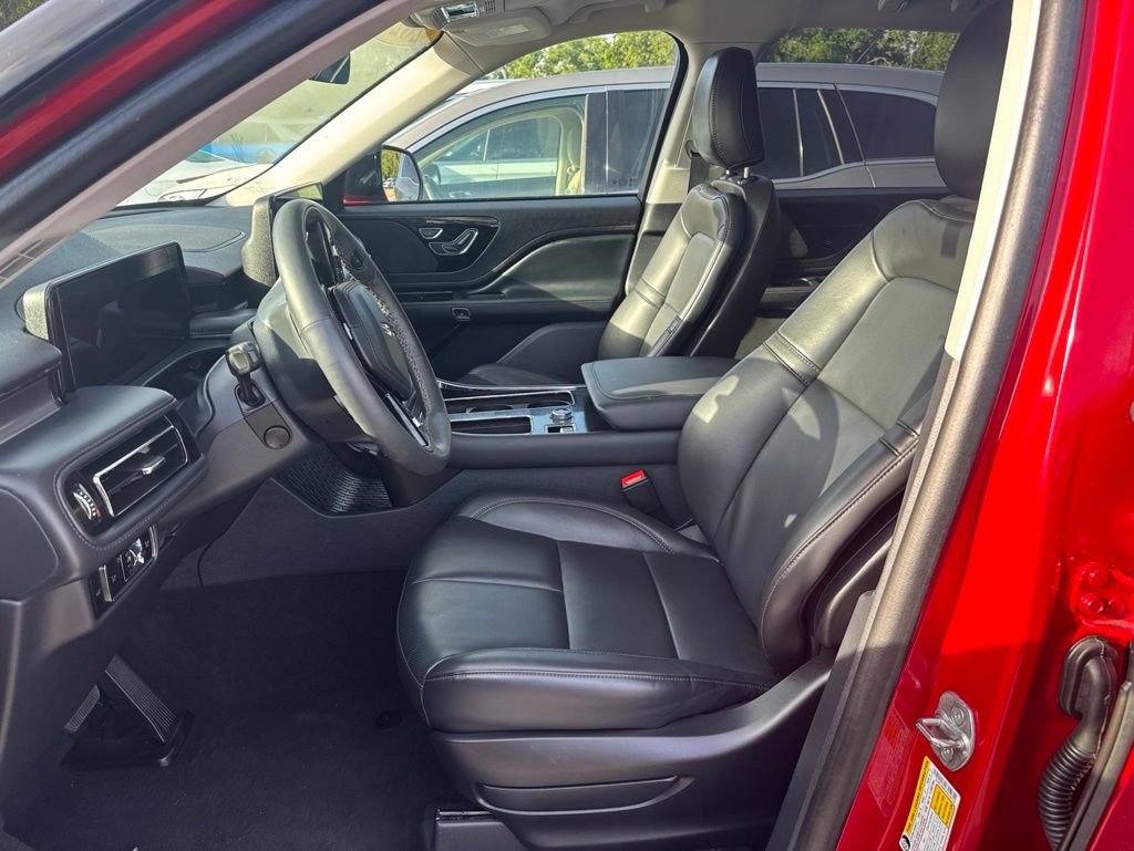 Certified 2025 Lincoln Aviator 2WD w/ Jet Appearance Package image 6