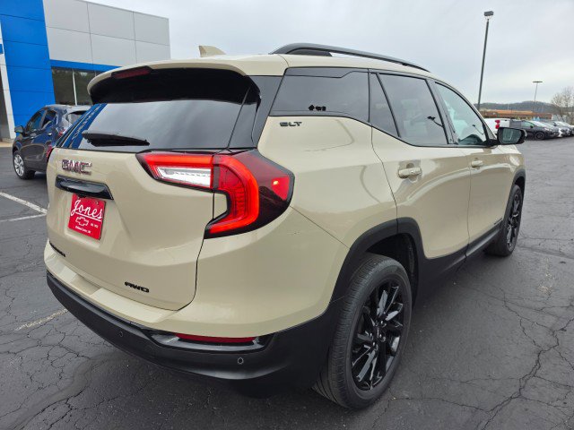 Used 2023 GMC Terrain SLT w/ Tech Package AWD/4WD image 5