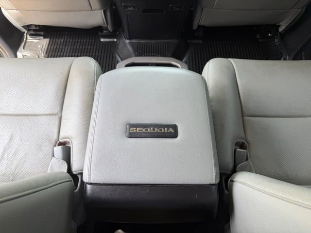 Used 2018 Toyota Sequoia Platinum AWD/4WD image 24