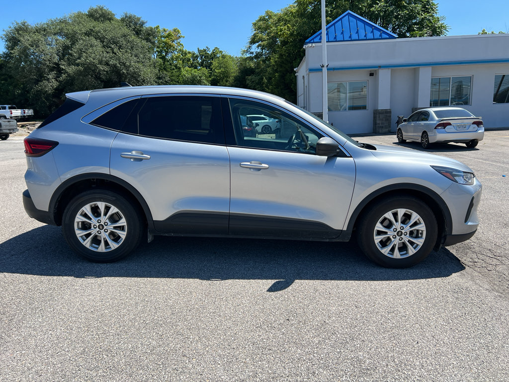 Used 2023 Ford Escape Active w/ Tech Pack #1 FWD image 4