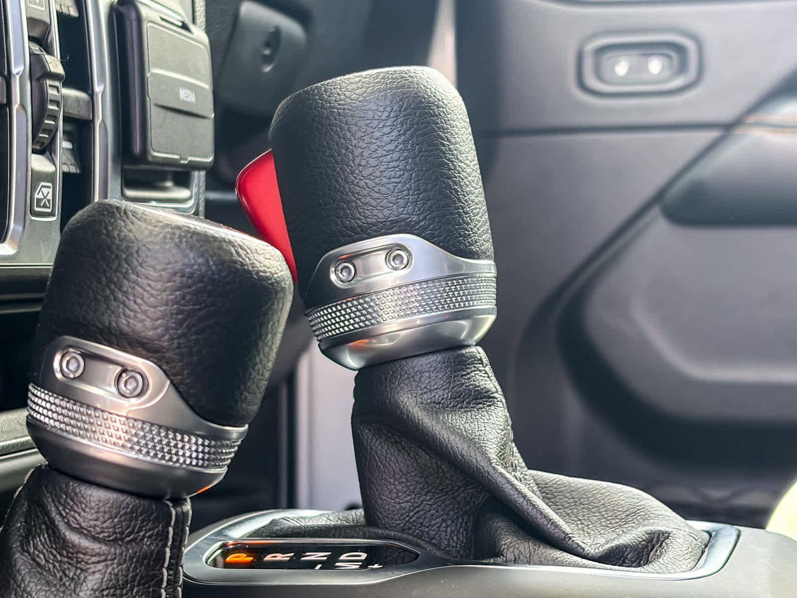 Used 2025 Jeep Wrangler Sahara AWD/4WD image 21