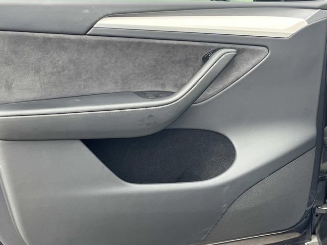 Used 2023 Tesla Model Y Long Range AWD/4WD image 23