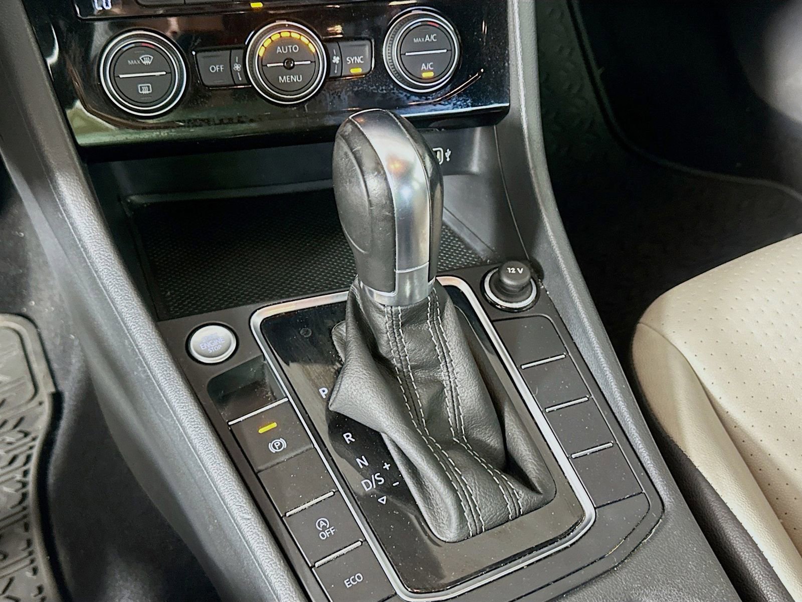 Used 2019 Volkswagen Jetta R-Line FWD image 16