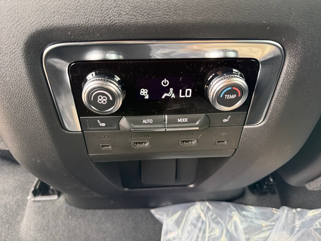 New 2026 GMC Yukon Elevation w/ Elevation Premium Package AWD/4WD image 37