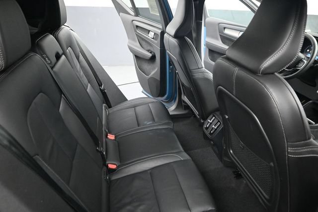 Used 2024 Volvo XC40 B5 Plus AWD/4WD image 18