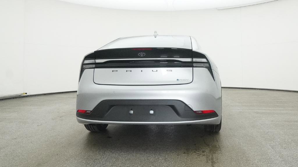 New 2025 Toyota Prius SE image 18