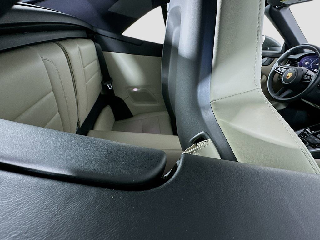 Used 2022 Porsche 911 Carrera image 28