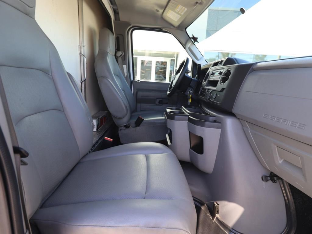 Certified 2024 Ford E-450 and Econoline 450 Super Duty w/ Power Windows & Locks Group image 23