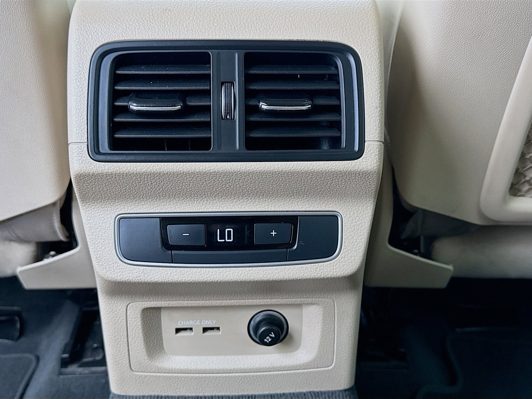 Used 2022 Audi Q5 e Premium w/ Convenience Package image 16