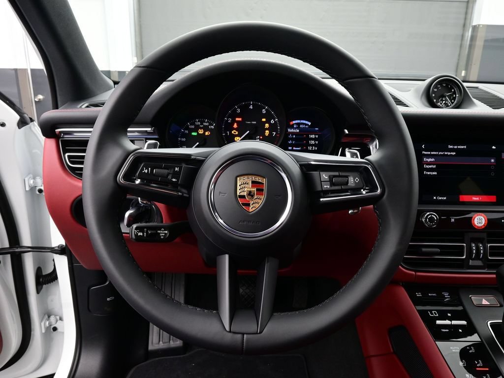 Certified 2026 Porsche Macan AWD/4WD image 8