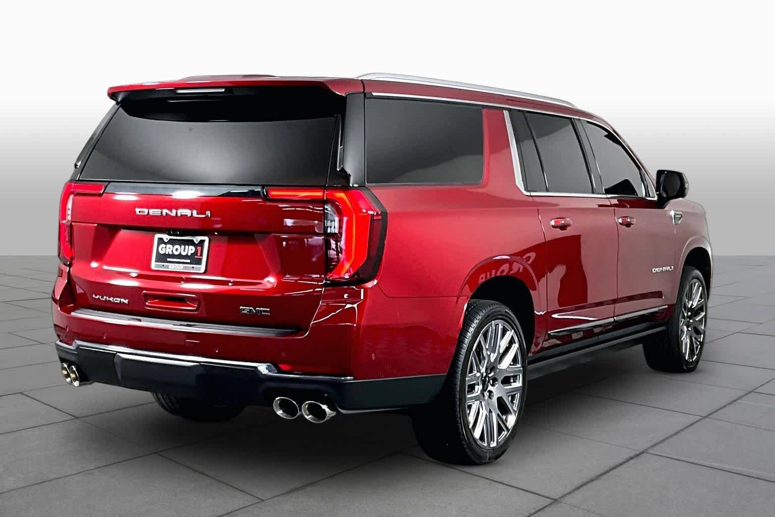Used 2025 GMC Yukon XL Denali Ultimate w/ LPO, Floor Liner Package AWD/4WD image 13