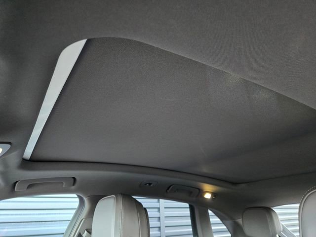 Used 2025 Porsche Macan image 21