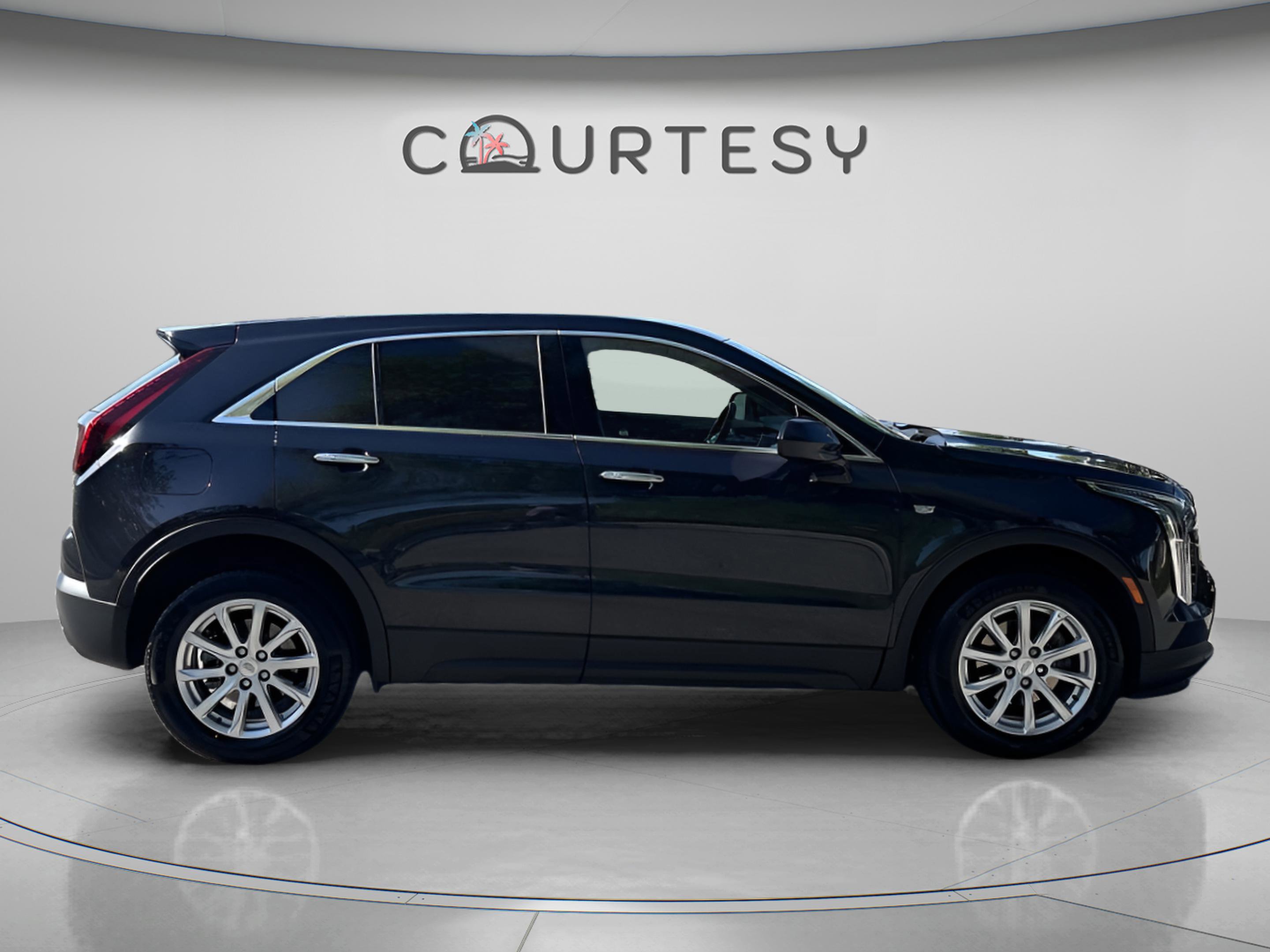 Used 2022 Cadillac XT4 Luxury AWD/4WD image 8