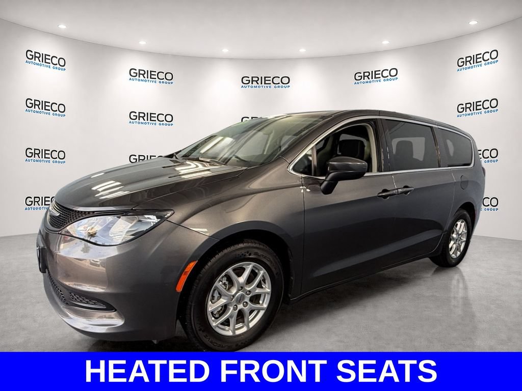 Used 2023 Chrysler Voyager LX FWD image 3
