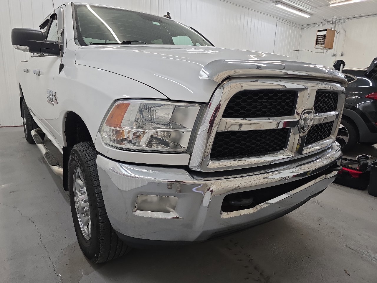 Used 2015 RAM 2500 SLT w/ Luxury Group image 17