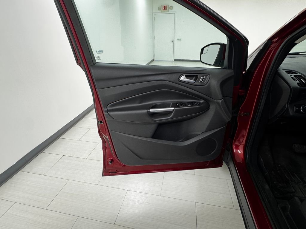 Used 2014 Ford Escape SE w/ Equipment Group 201A image 9