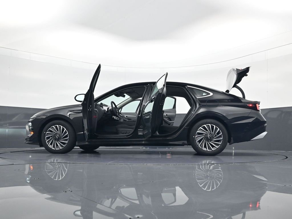 Certified 2025 Hyundai Sonata SEL FWD image 34