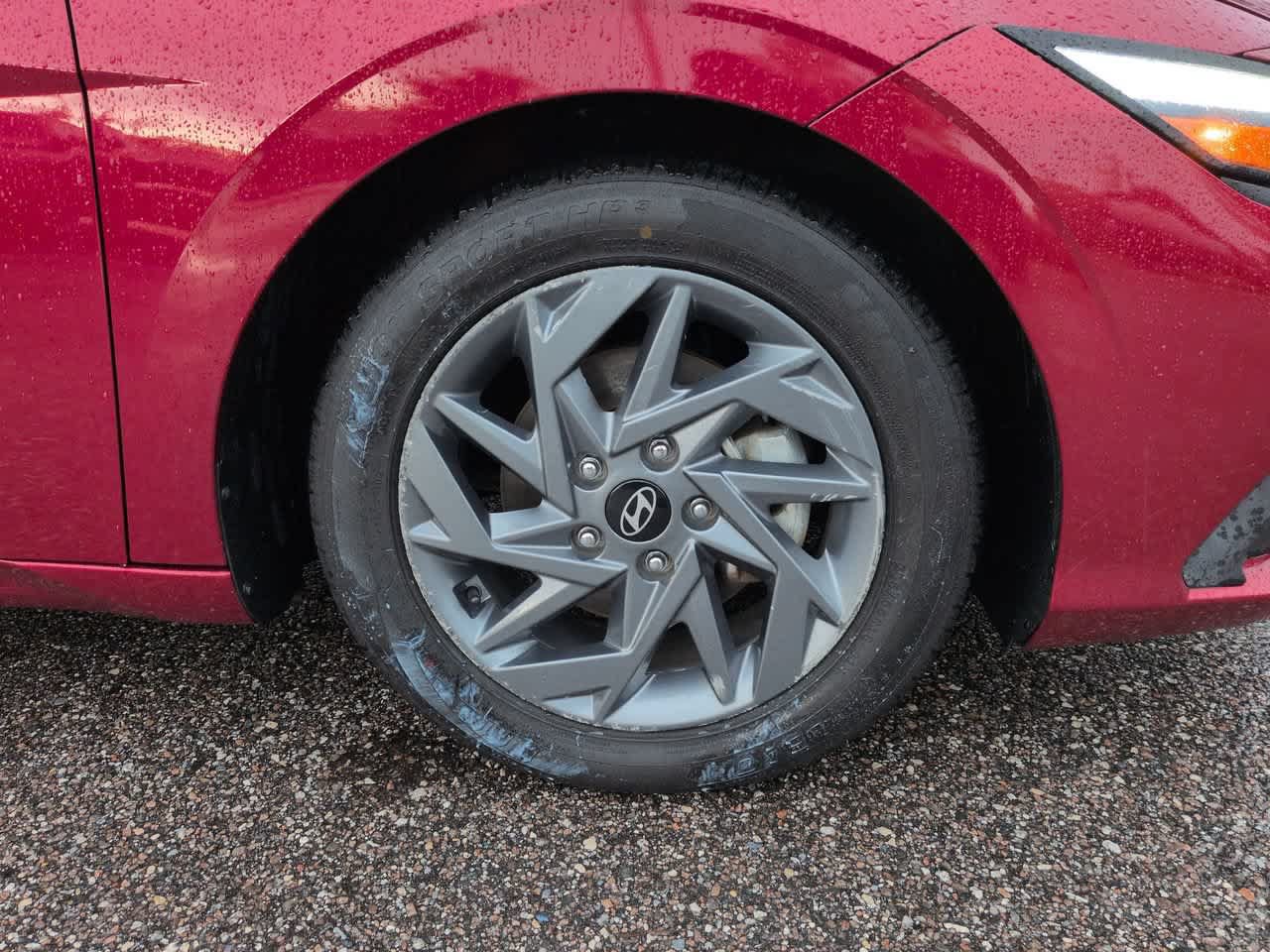 Used 2024 Hyundai Elantra Blue FWD image 11