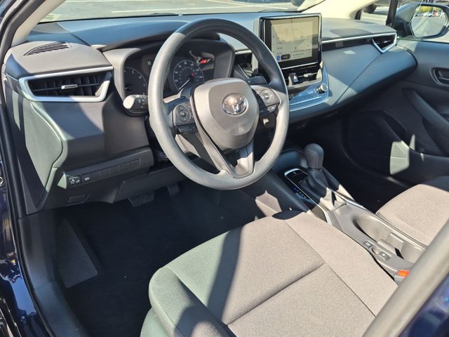 Used 2025 Toyota Corolla LE FWD image 4