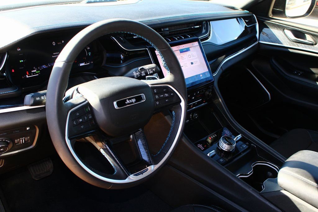 Used 2024 Jeep Grand Cherokee Trailhawk w/ Advanced Protech Group II image 2