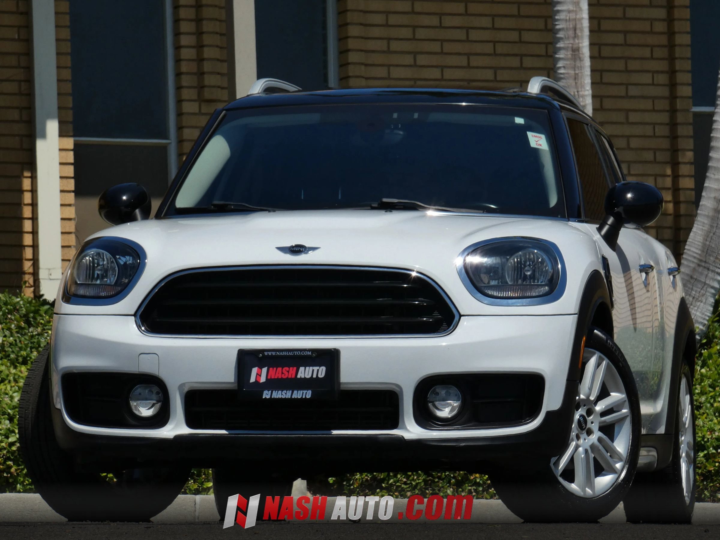 Used 2017 MINI Cooper Countryman FWD image 2