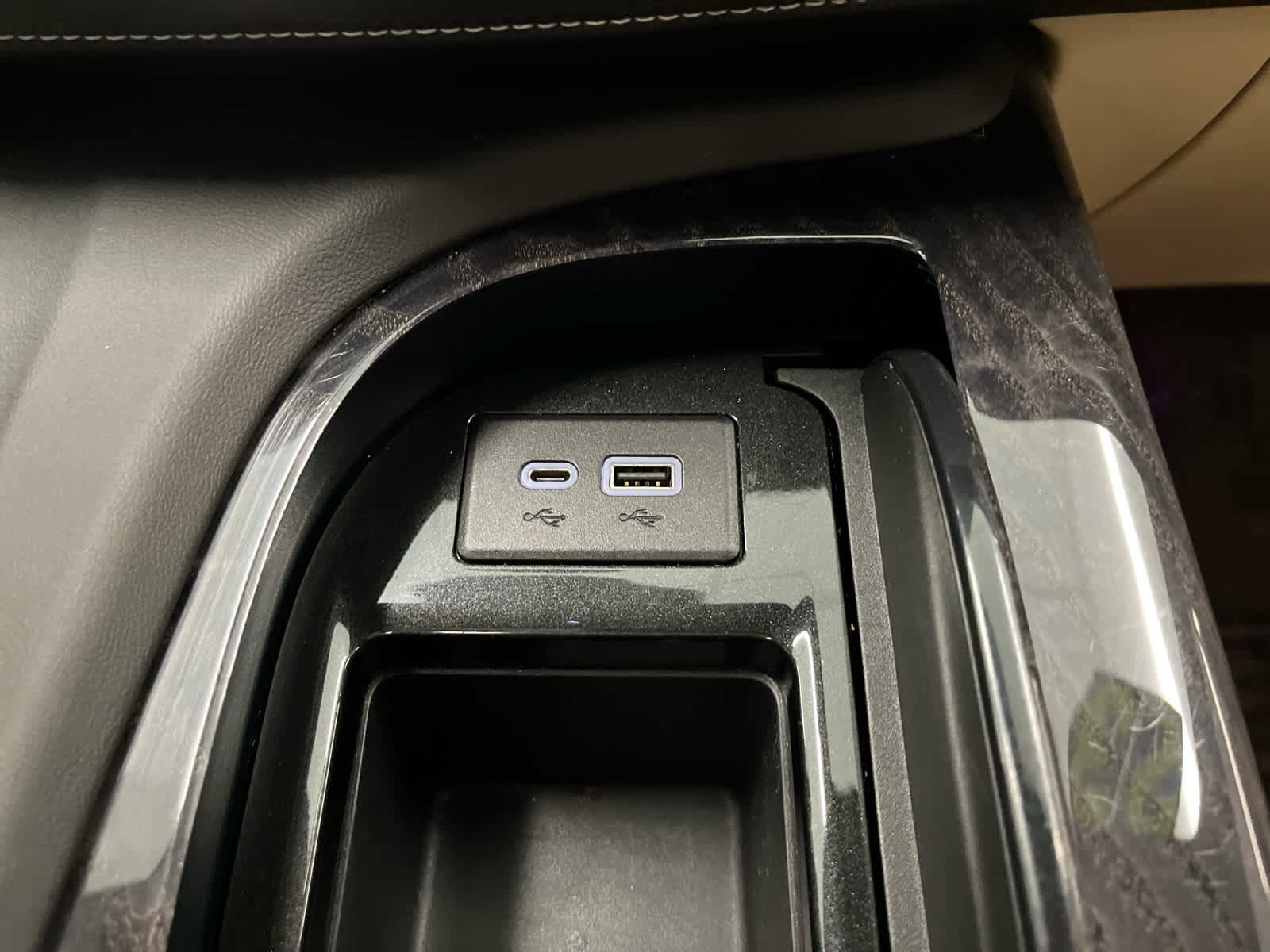 Used 2023 Cadillac Escalade Premium Luxury image 31